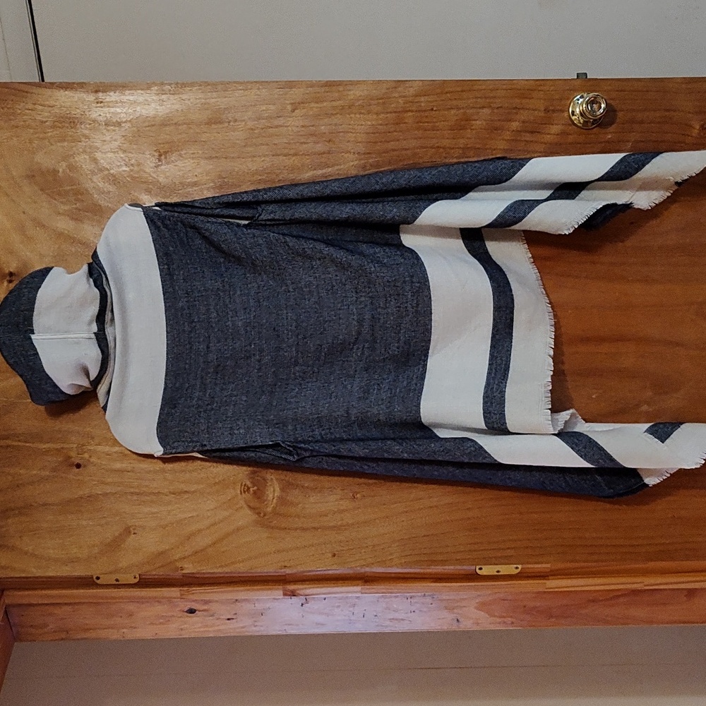 Francesca's Hooded Shawl Navy Cream Color Block Waterfall High-Low Hem Fringe OS - Picture 5 of 12